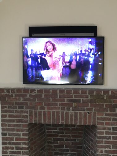 Office-TV-with-PlayBar-1800x2400