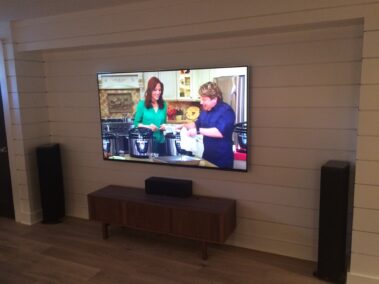 TV-with-Tower-Speakers-1800x1350